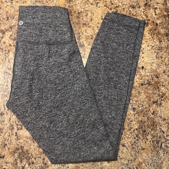 Excellent condition grey align lululemon leggings. Size 4. 25” - Picture 2 of 2